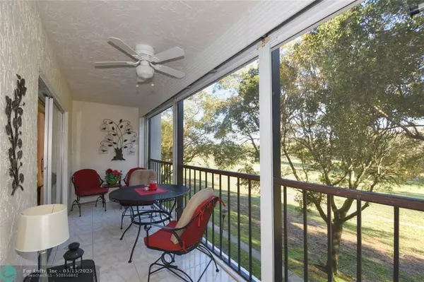 Lauderhill, FL 33319,5860 NW 44th St #310