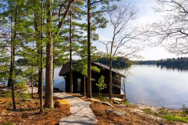 Muskoka Lakes, ON P0B 1J0,1029 East Rankin RD #2