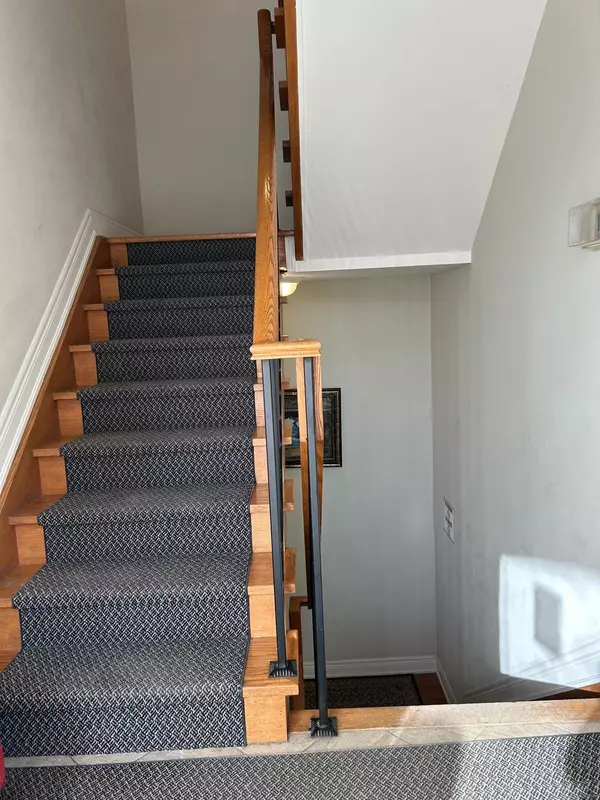 Toronto C15, ON M2J 4A7,2710 Victoria Park AVE #4