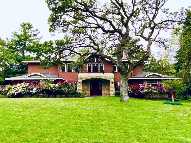 3280 Ripon Rd, Oak Bay, BC V8R 6G7