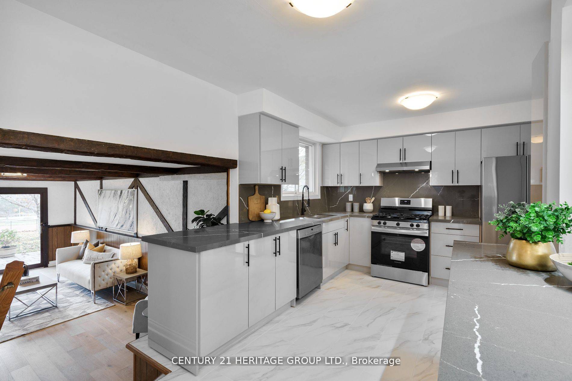 Newmarket, ON L3Y 1A5,298 Roywood CRES