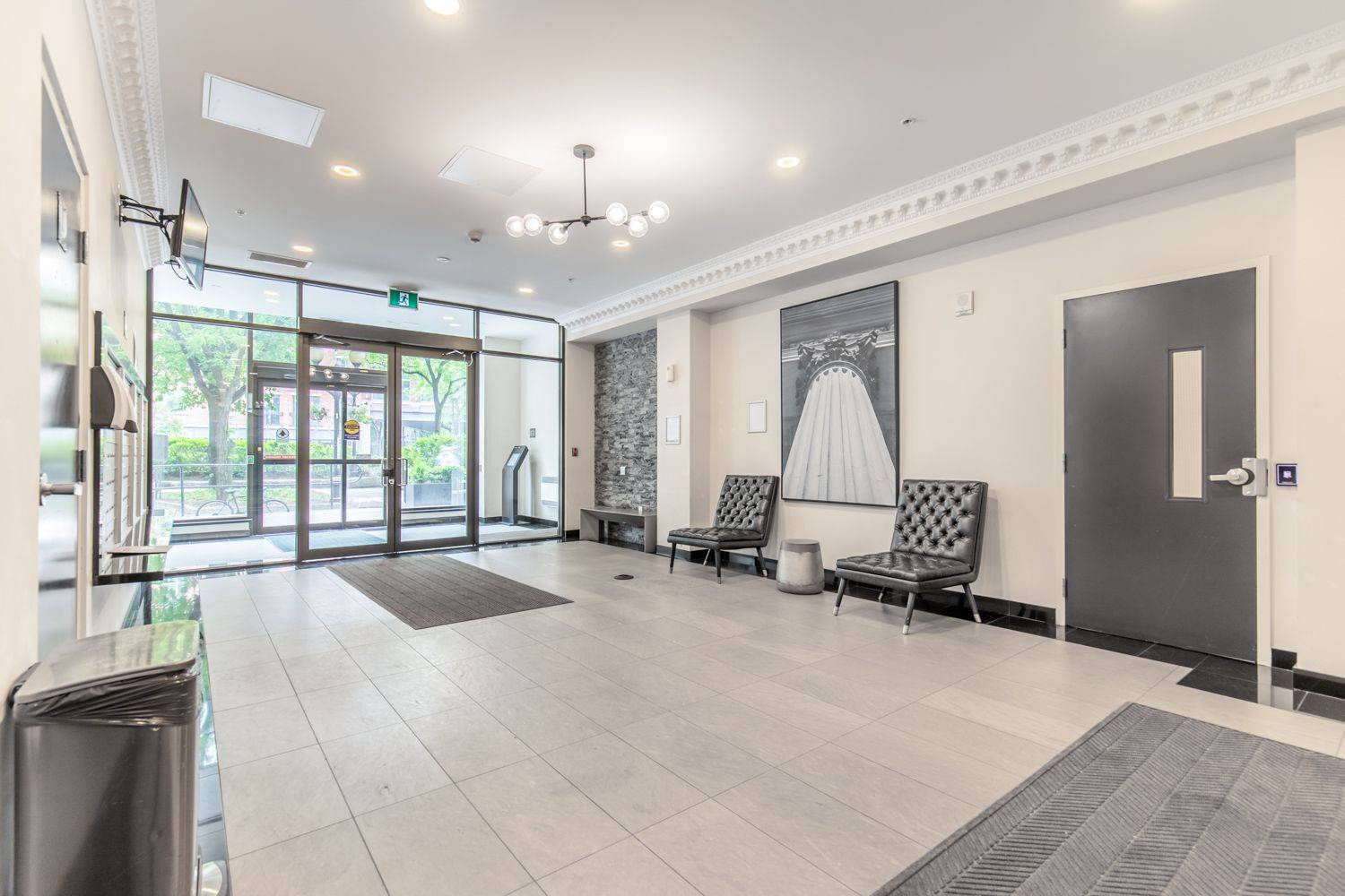 Hamilton, ON L8N 1A8,112 King ST #1003