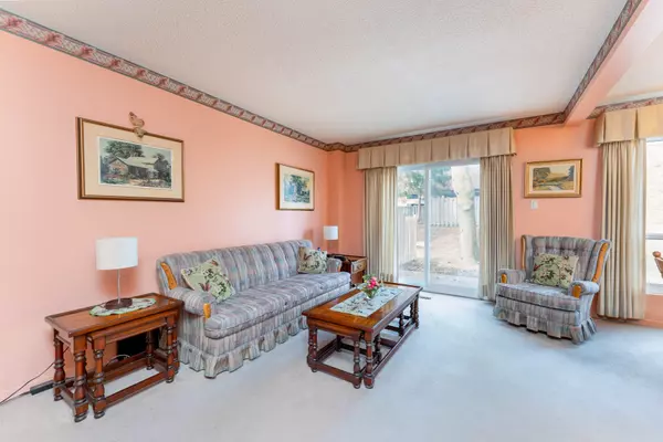 Oshawa, ON L1G 7C6,222 Pearson ST #68