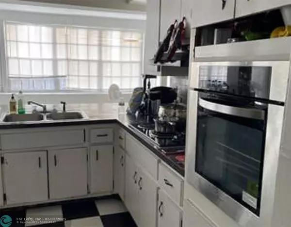 Fort Lauderdale, FL 33309,4390 NW 38th Ave