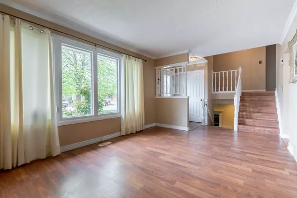 Niagara Falls, ON L2G 7R3,7404 SANDY CT