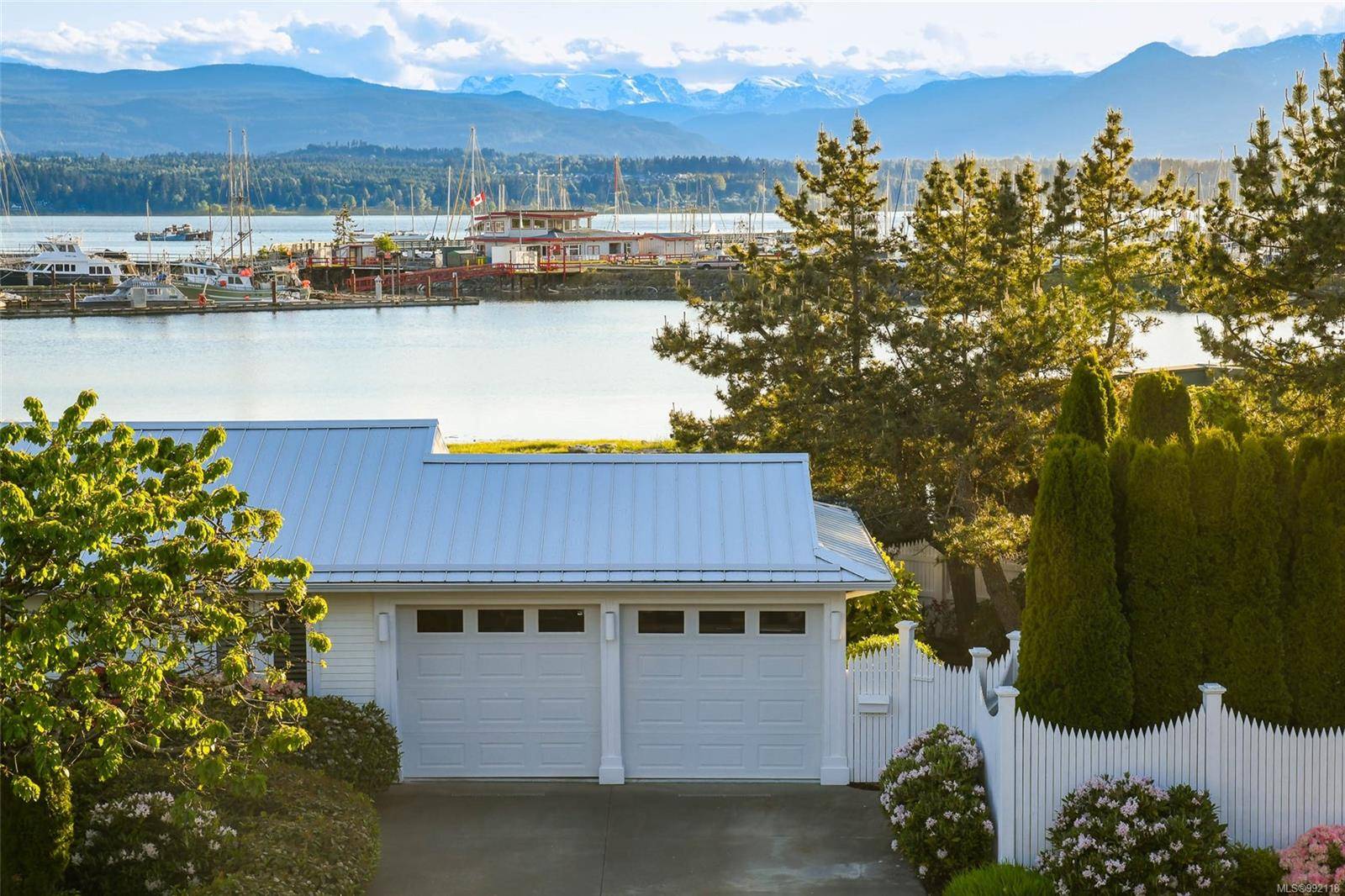 Comox, BC V9M 3N4,77 Jane Pl