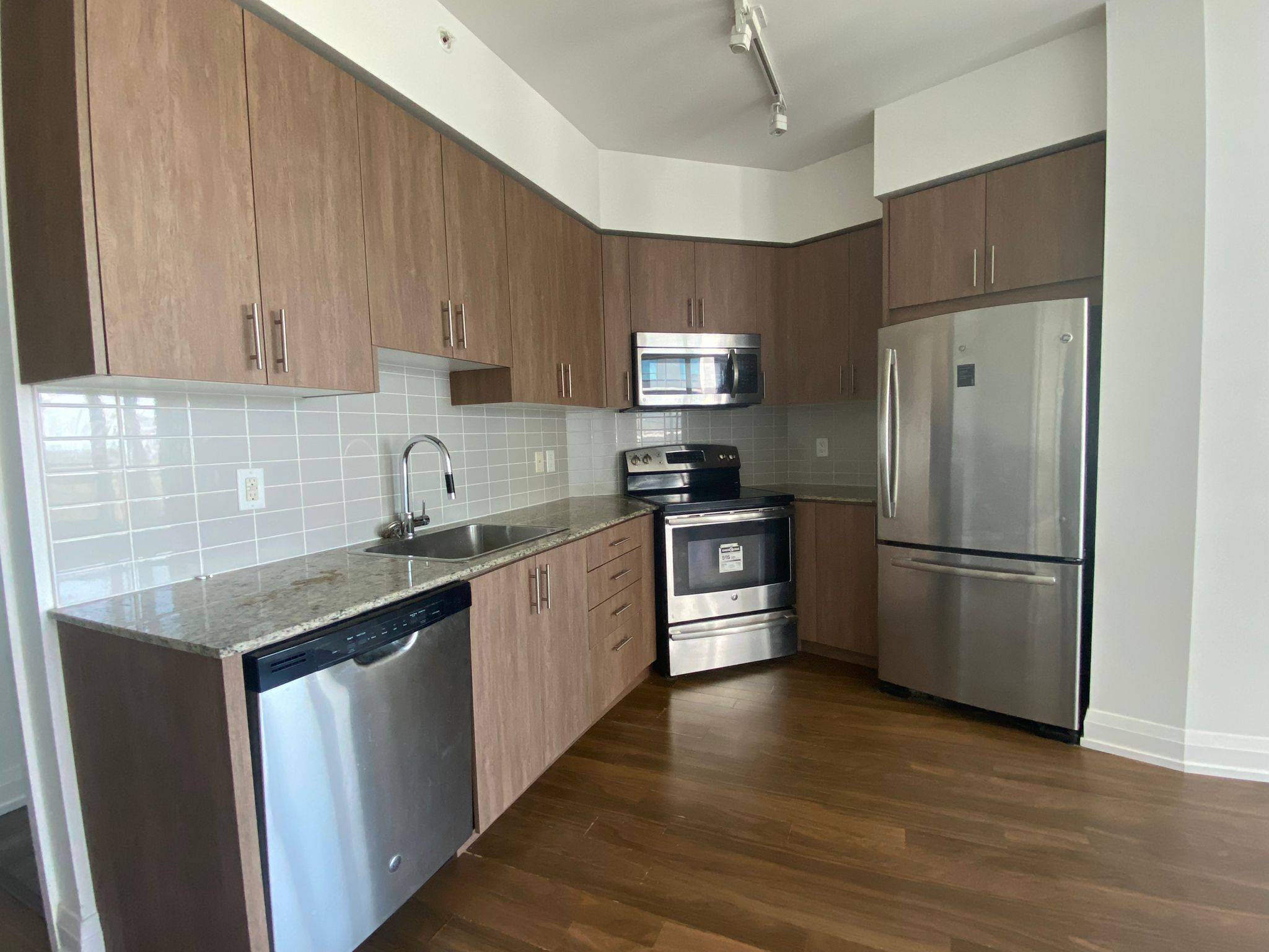 Markham, ON L3T 0C8,7161 Yonge ST #2132
