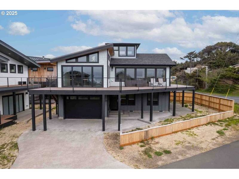 726 BEACH ST, Manzanita, OR 97130