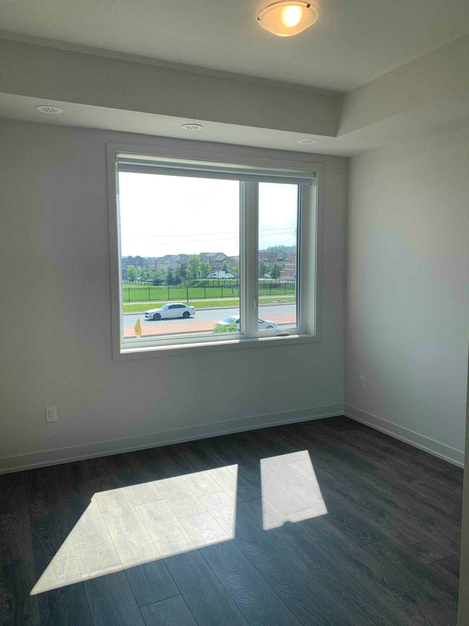 Brampton, ON L6Y 6J1,58 Sky Harbour DR #209
