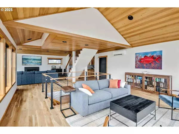 Manzanita, OR 97130,726 BEACH ST