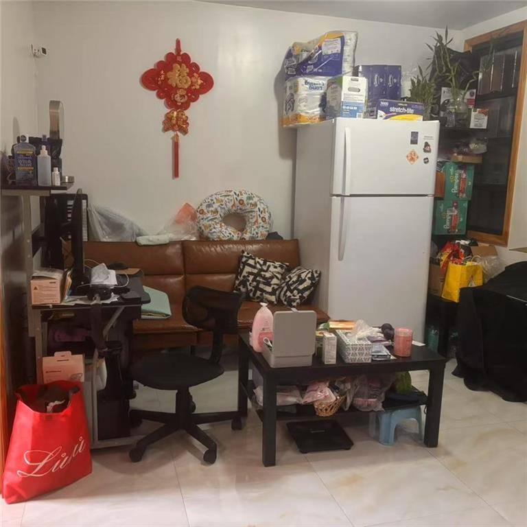 Brooklyn, NY 11220,864 56th ST #3C
