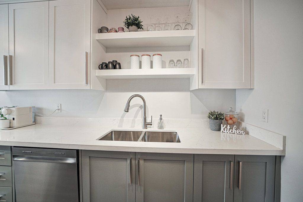 Newmarket, ON L3Y 2Z7,689 Sunnypoint DR