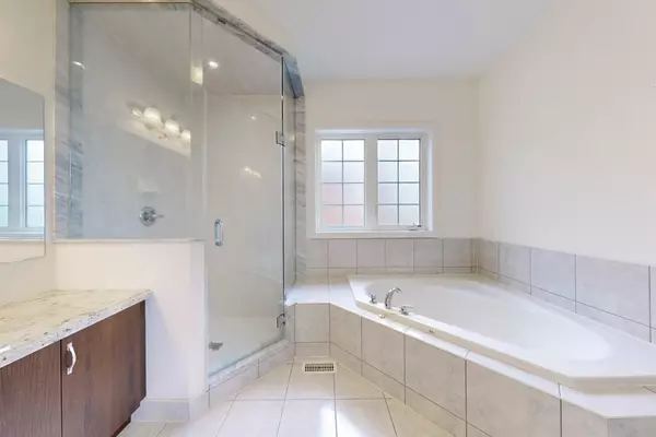 Vaughan, ON L6A 0Z9,91 Chaiwood CT