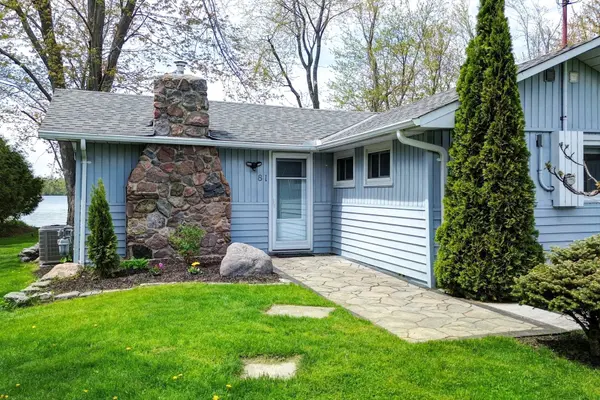 Selwyn, ON K0L 1T0,81 Lakeshore BLVD