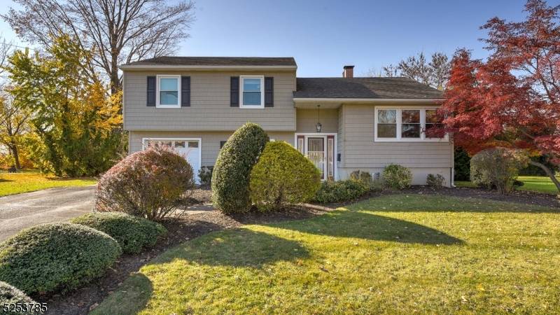 811 Lynwood Street, Raritan Boro, NJ 08869