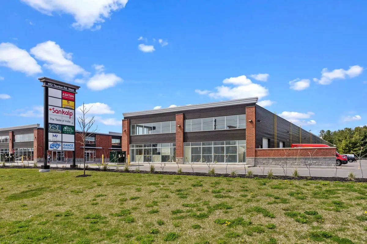 Oshawa, ON L1L 0W1,452 Taunton RD #11