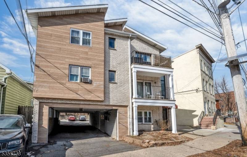 349 Gorge Rd #2, Cliffside Park Boro, NJ 07010