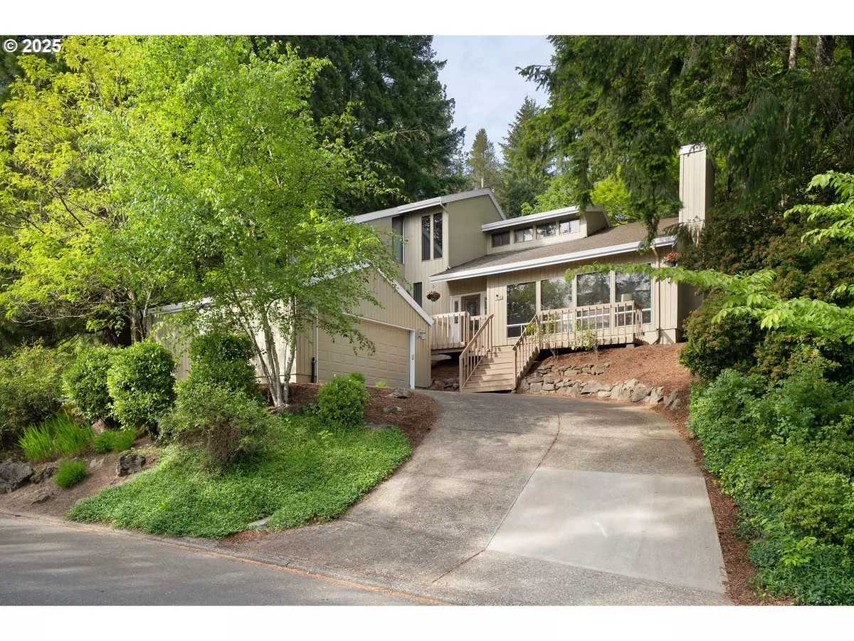 Lake Oswego, OR 97035,48 AQUINAS