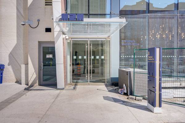 Toronto C14, ON M2M 0B9,8 Olympic Garden DR #1309