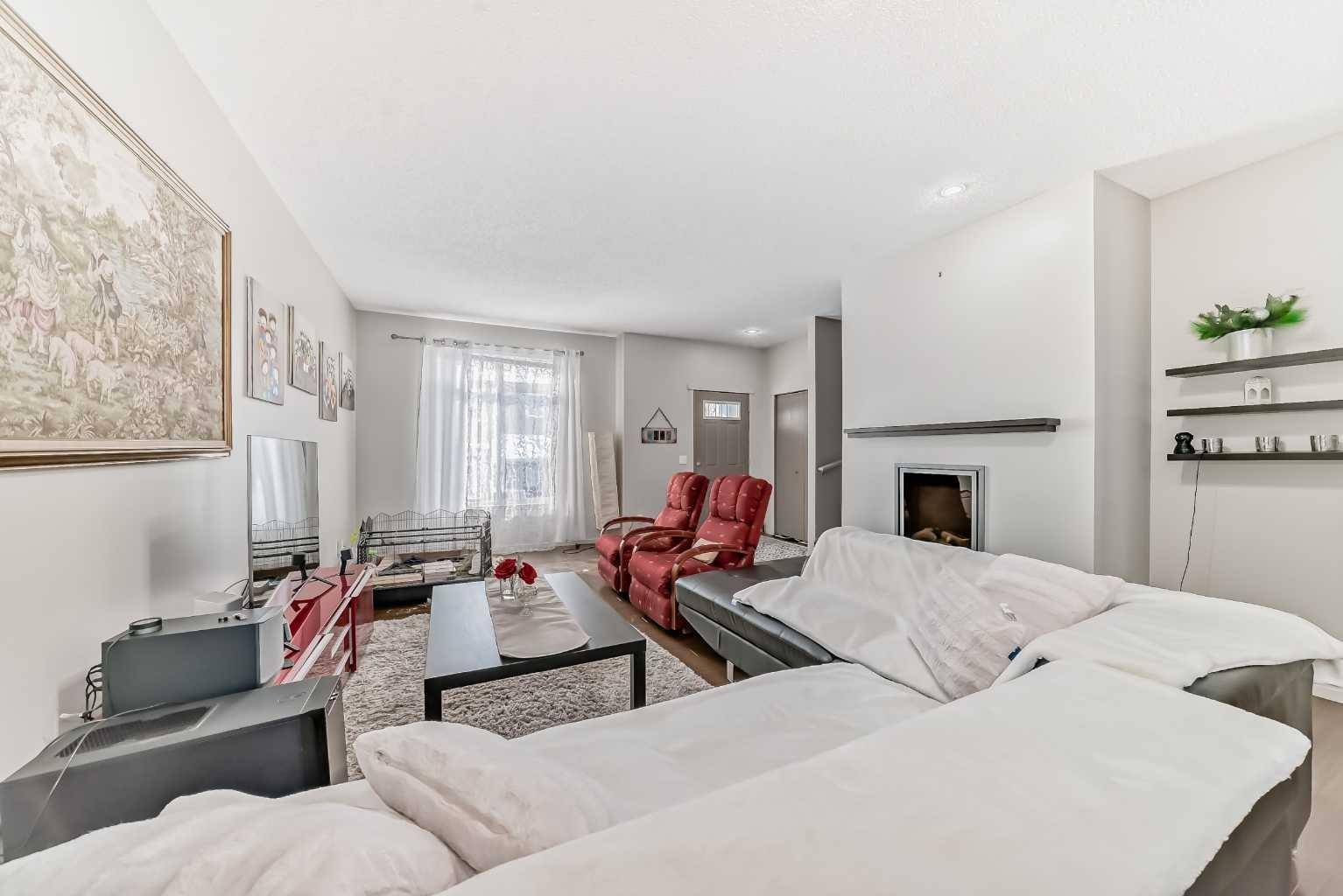 Calgary, AB T3P 0B6,300 Evanscreek CT Northwest #22