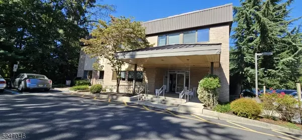 Mountainside Boro, NJ 07092,1132 Spruce Dr
