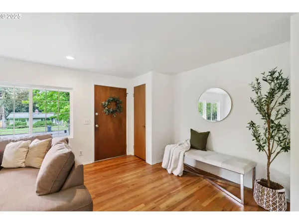 3085 UNIVERSITY ST, Eugene, OR 97405