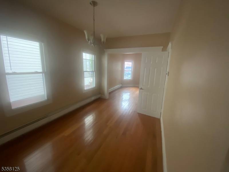 Newark City, NJ 07104,695 Mount Prospect Ave