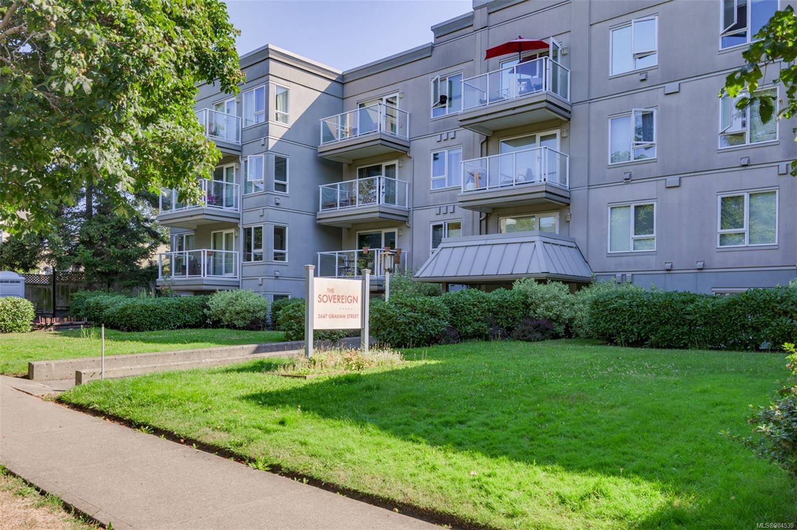 2647 Graham St #404,  Victoria,  BC V8T 3Y8