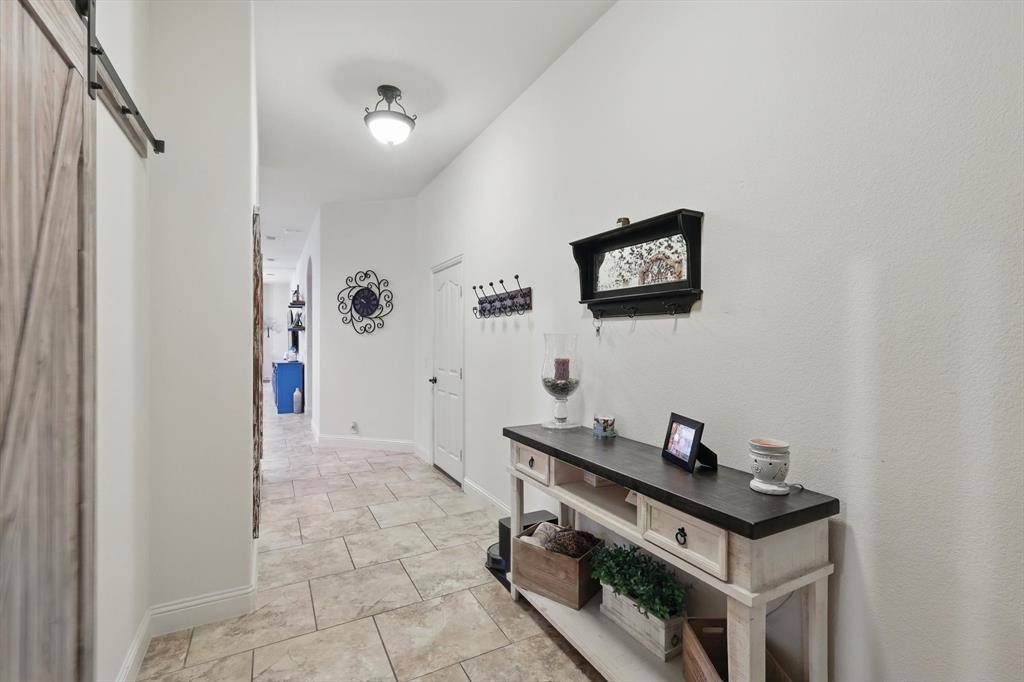 Burleson, TX 76028,827 Silverthorne Drive