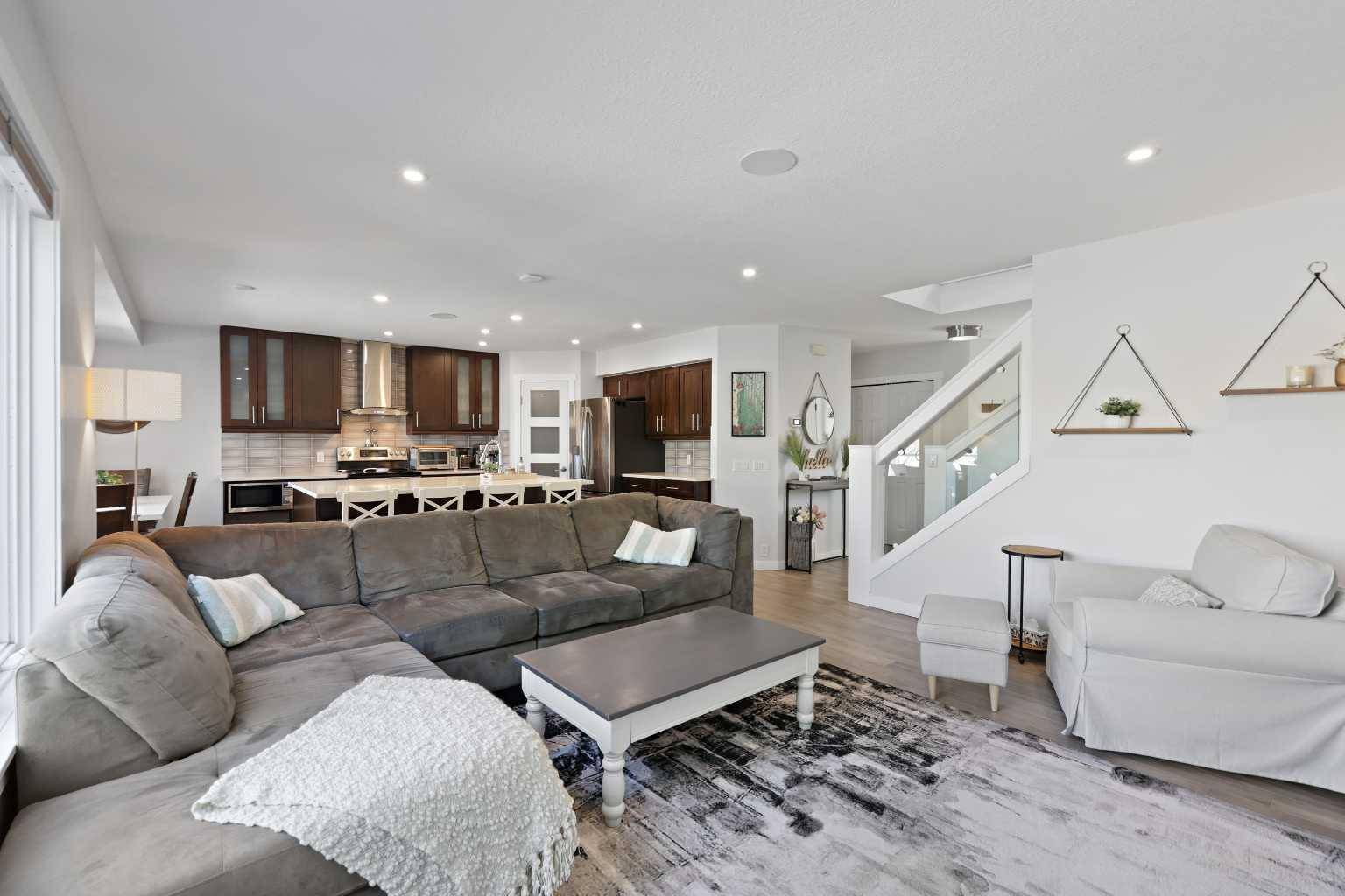 Calgary, AB T2Z2M6,14939 Mt Mckenzie DR SE