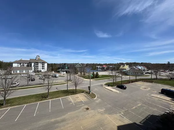 Gravenhurst, ON P1P 1Z9,130 STEAMSHIP BAY RD #305