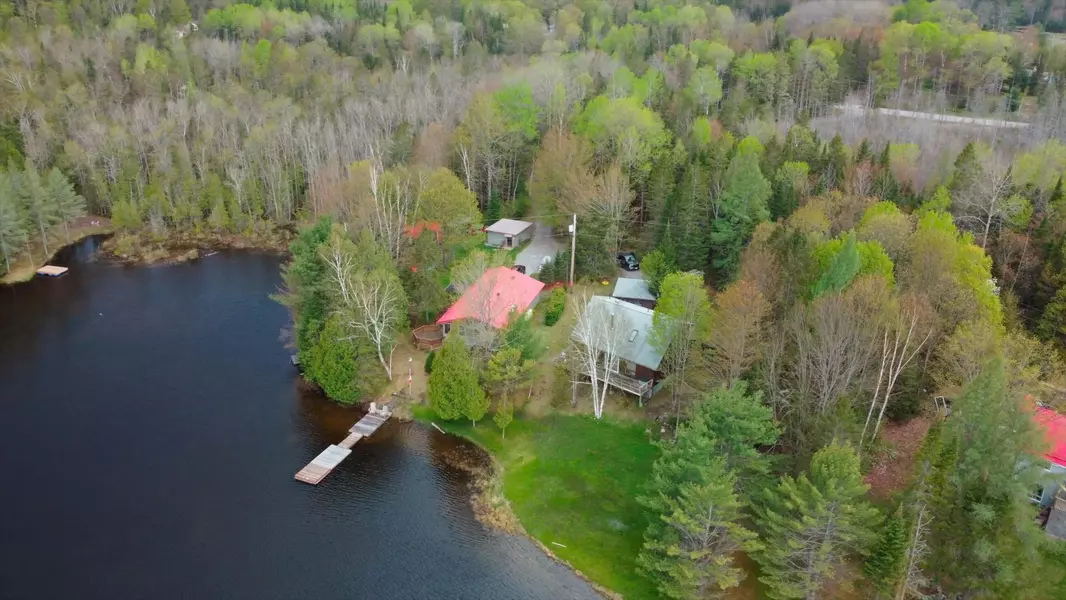 1070 Glamorgan RD, Highlands East, ON K0M 1K0