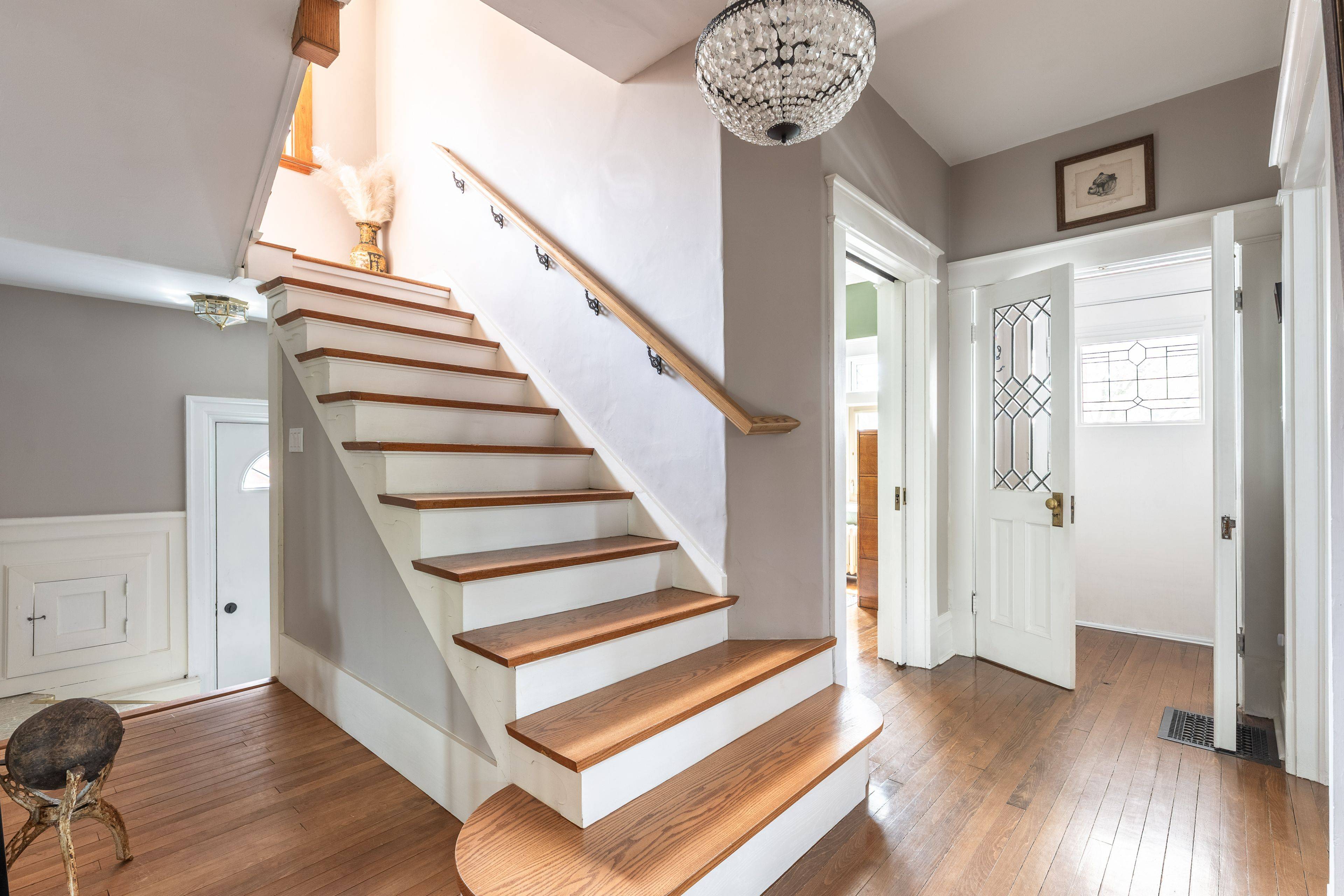 Cobourg, ON K9A 2M9,174 King ST W