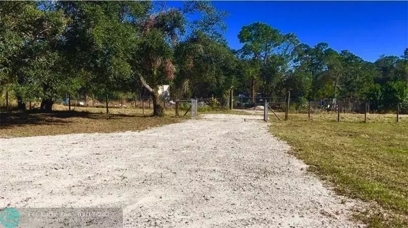 Clewiston, FL 33440,580 N Zambria St