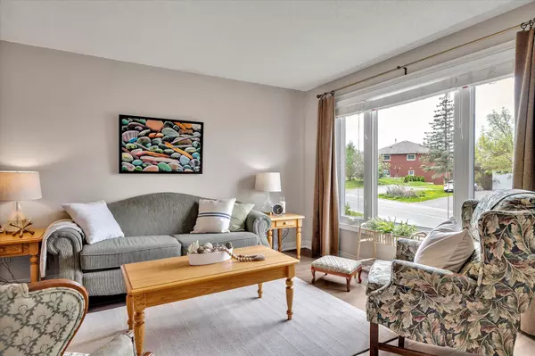 Peterborough East, ON K9L 1Y8,2114 Easthill DR