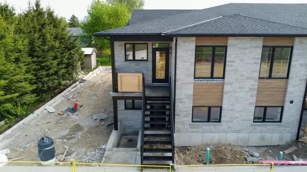 Wellington North, ON N0G 2L2,440 Wellington ST E #5