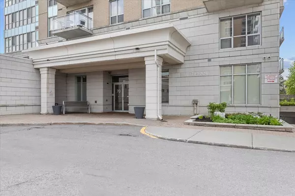Vanier And Kingsview Park, ON K1L 0A8,70 Landry ST #1604