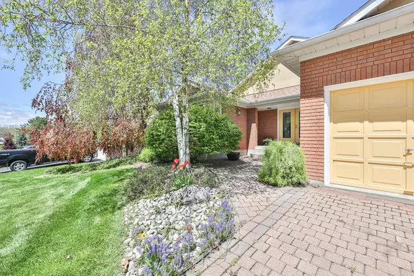 Norfolk, ON N0A 1N7,46 Somerset DR