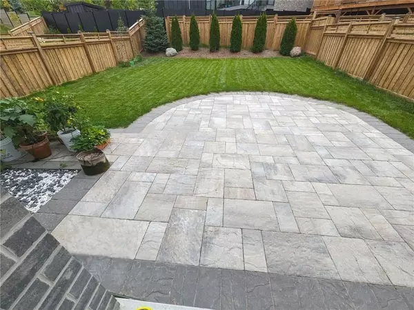 Waterloo, ON N2V 0E2,220 Ladyslipper DR