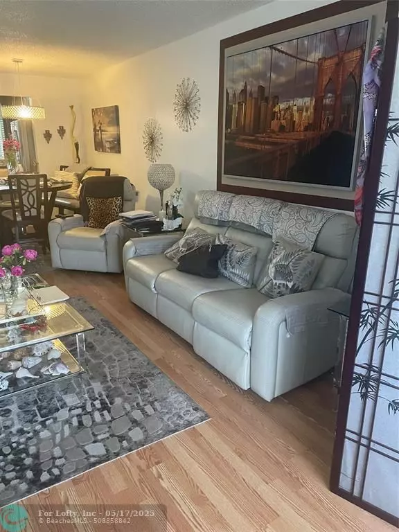 Sunrise, FL 33322,9881 Sunrise Lakes Blvd  #106