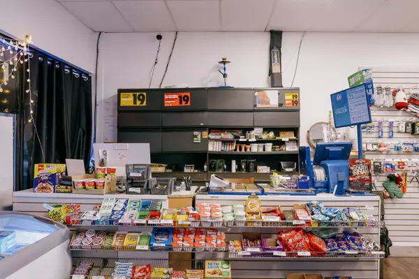 Barrie, ON L4M 6L5,221 Cundles RD E #4