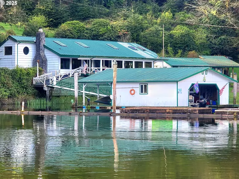 3062 S TENMILE, Lakeside, OR 97449