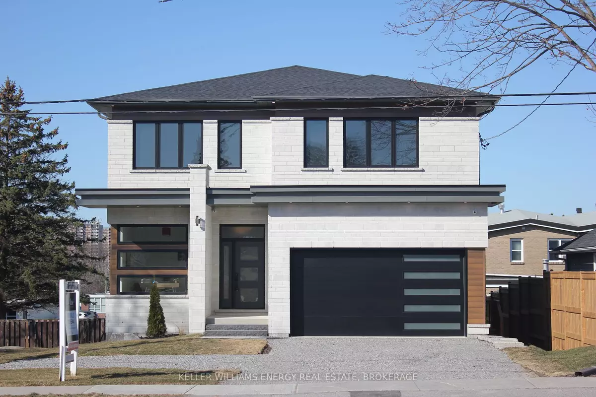 Whitby, ON L1N 5H8,120B Cochrane ST