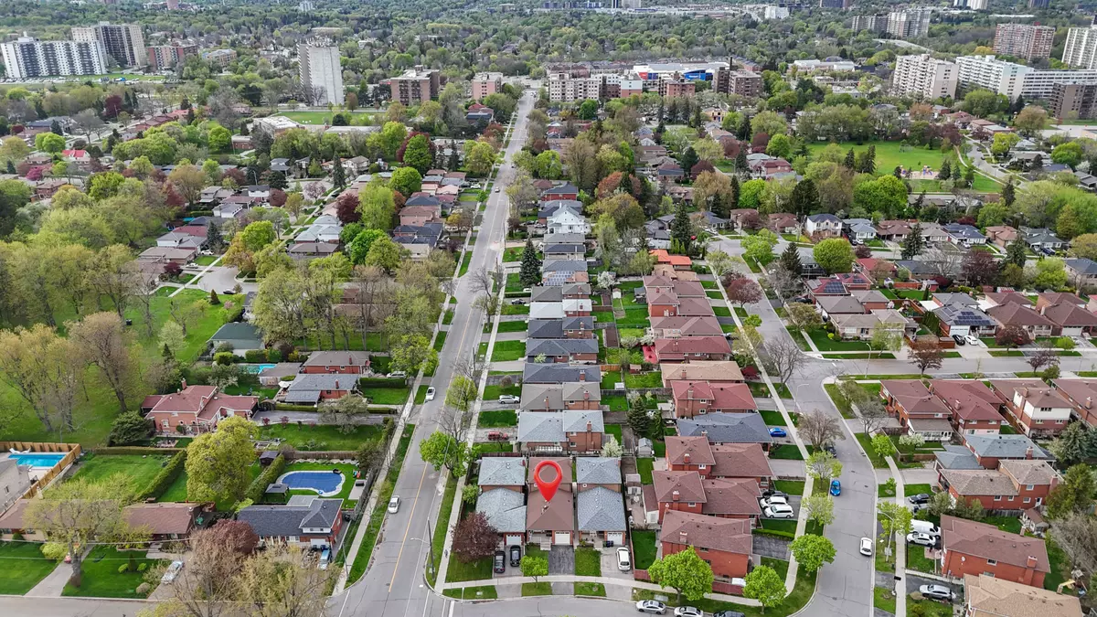 Toronto E08, ON M1M 2G7,4 Greendowns DR