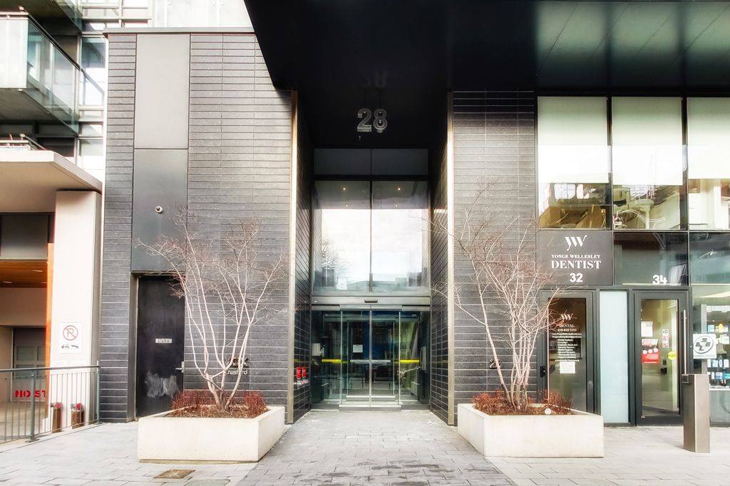 Toronto C08, ON M4Y 0C4,28 Wellesley ST E #1704
