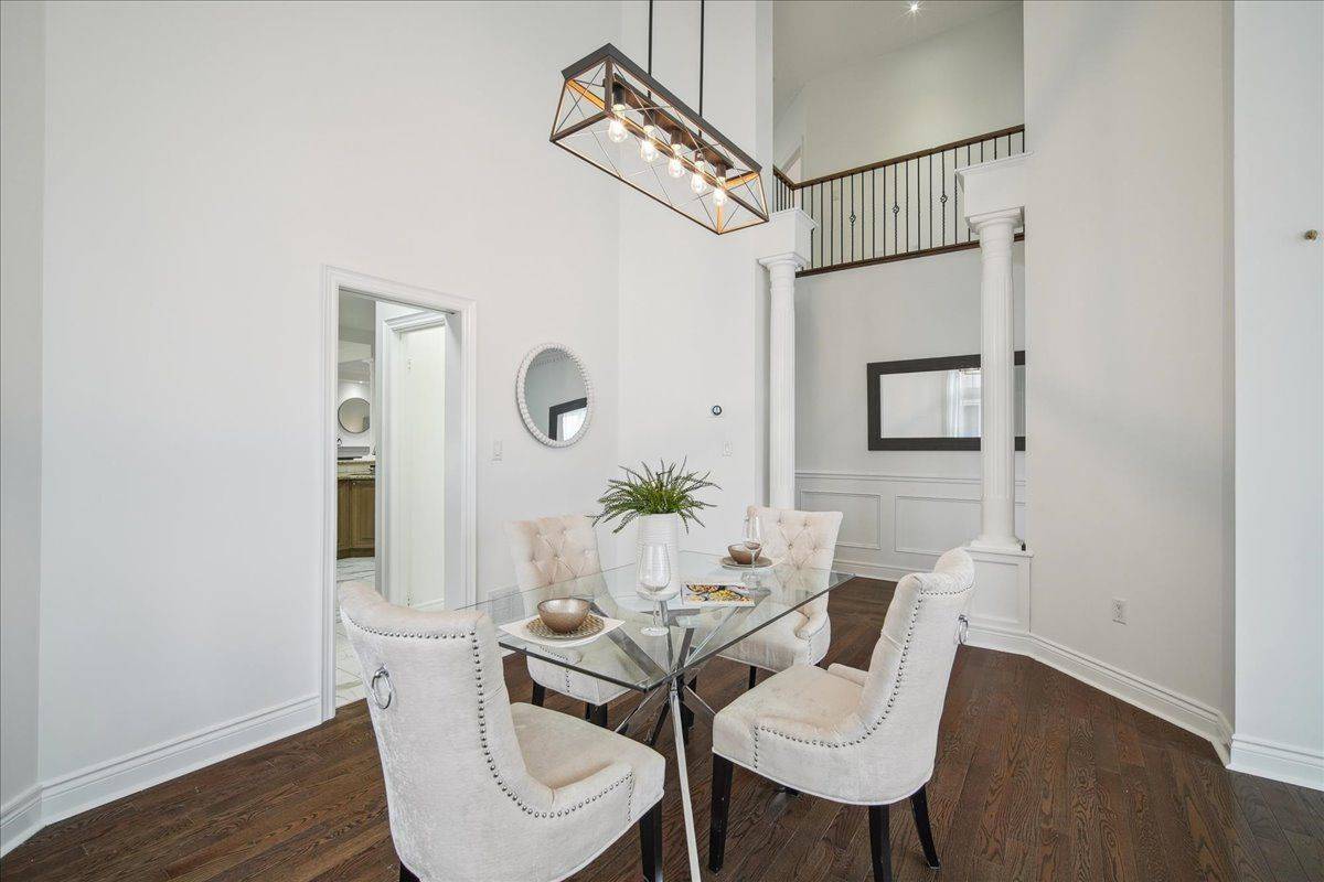 Brampton, ON L6Y 5L2,12 Edmonton ST