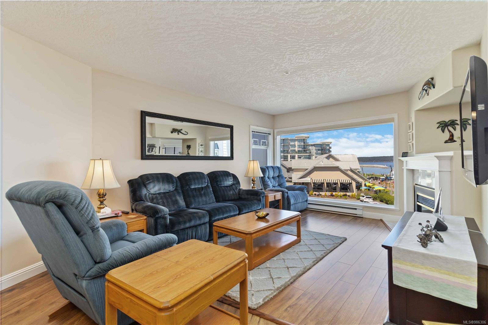 Sidney, BC V8L 5Y5,2550 Bevan Ave #302
