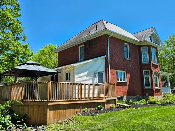 Thames Centre, ON N0M 2P0,286 King ST S