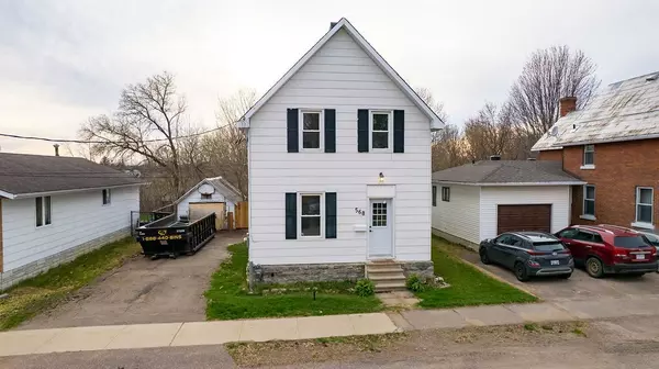 Pembroke, ON K8A 3Y1,568 Moffat ST