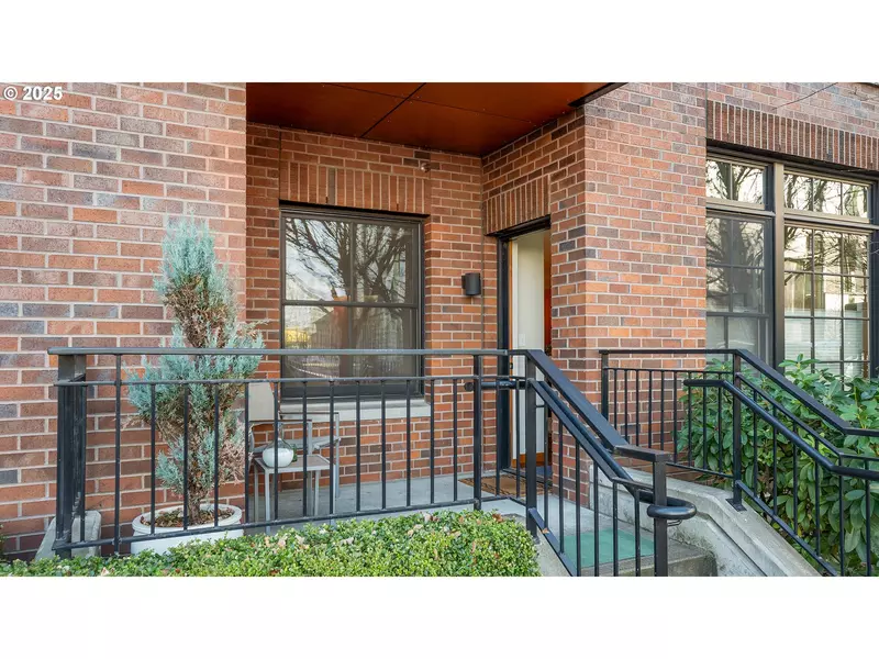 2350 NW SAVIER ST #108, Portland, OR 97210